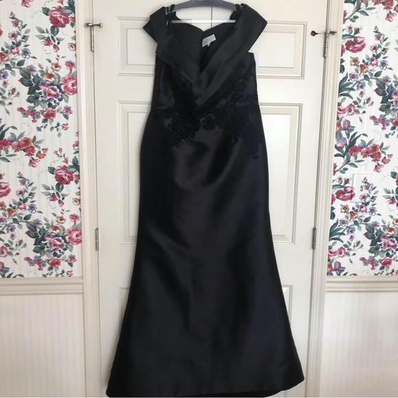 NWT Gia Franco 12005 Tiered Off-Shoulder Lace Appliqued Dress- Black- Size 16 - Picture 3 of 7